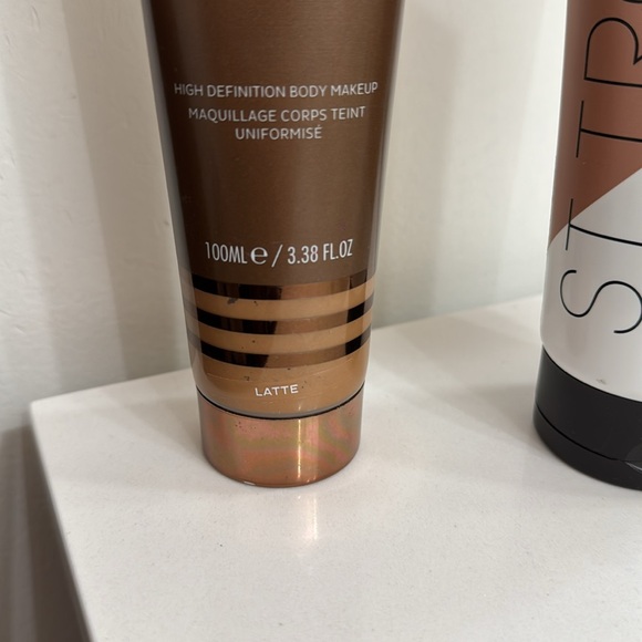 St Tropez Tan and Vita/Liberata Body Blur -Latte - Picture 4 of 5